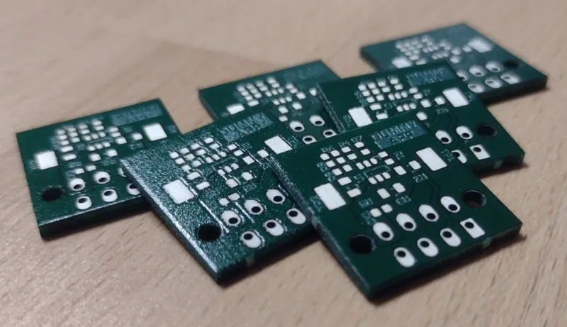 Vyrobili jsme první PCB pro zákazníky